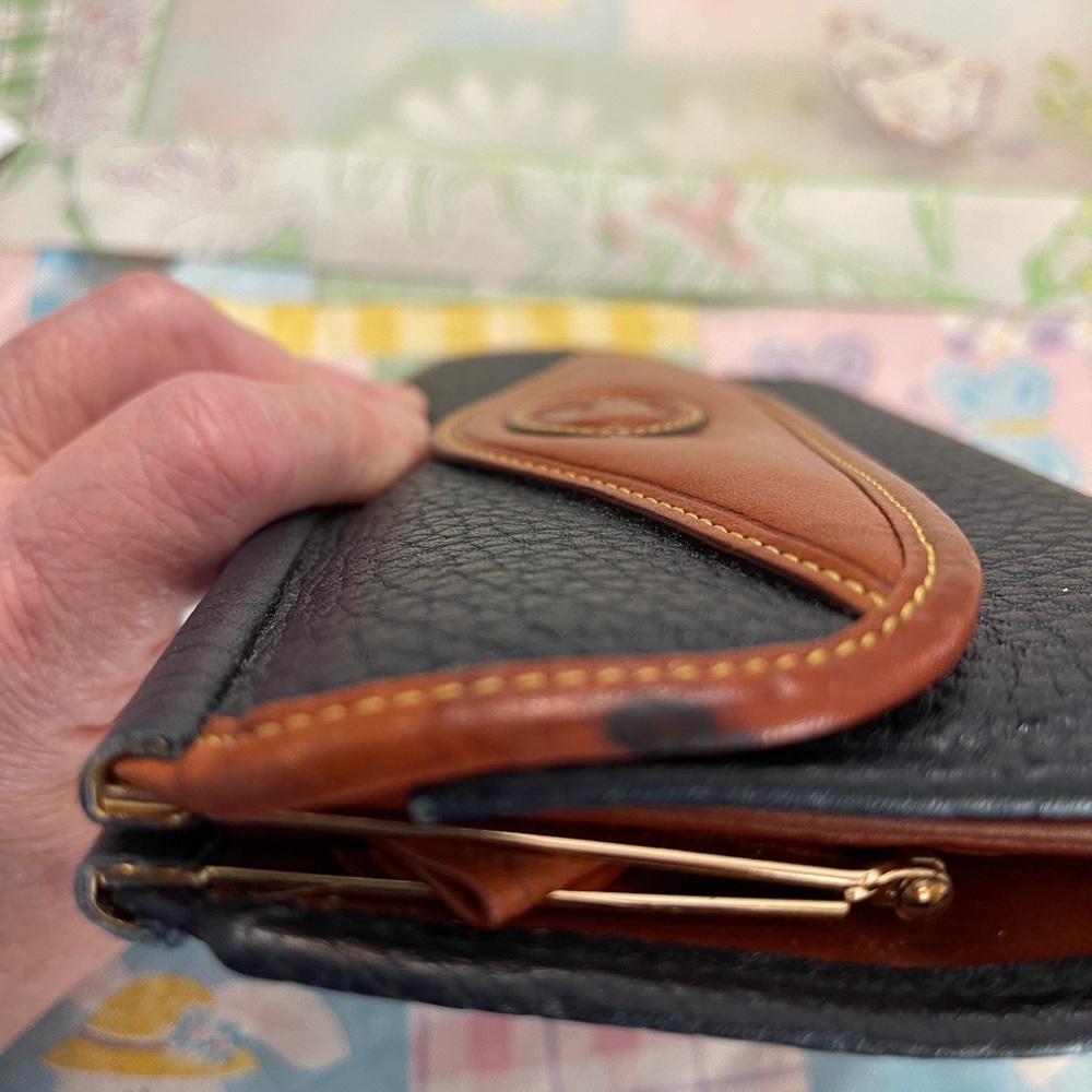 SOLD!!    Rare Find Dooney & Bourke Navy and  Brown Leather Pebble Grain - Picture 6 of 6